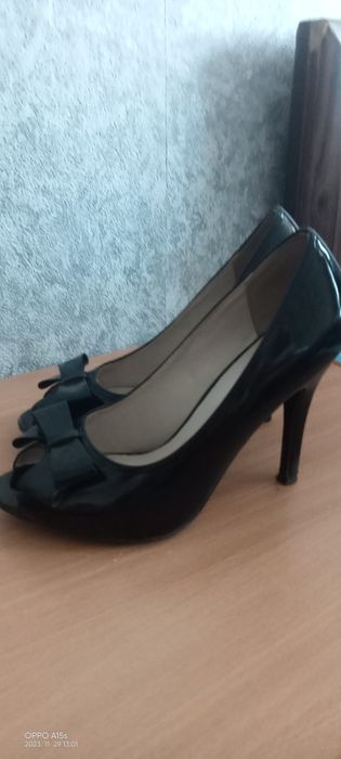 Продам туфли новые
