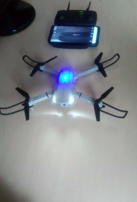 Продам новый дрон с 2 камерой