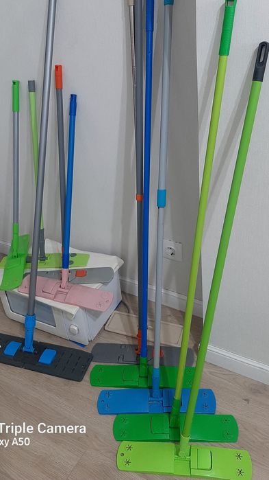 Швабры  разные  в  хорошем  состоянии