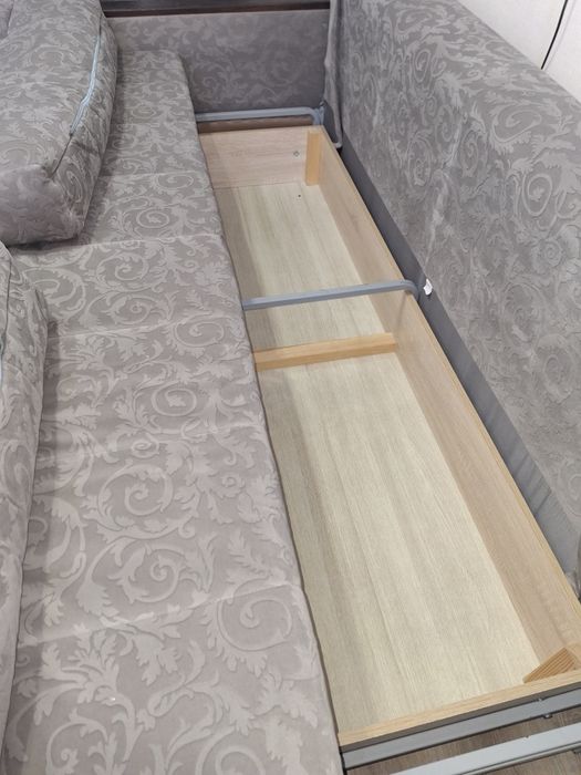 Диван  мягкий мягкий