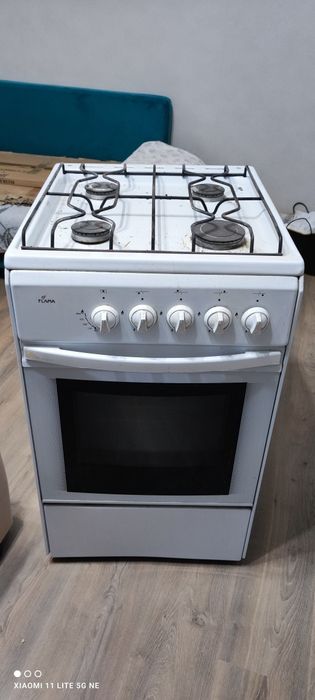 Продам газ плиту