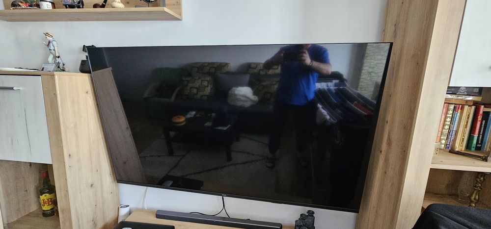 Vând TV Philips 165 cm