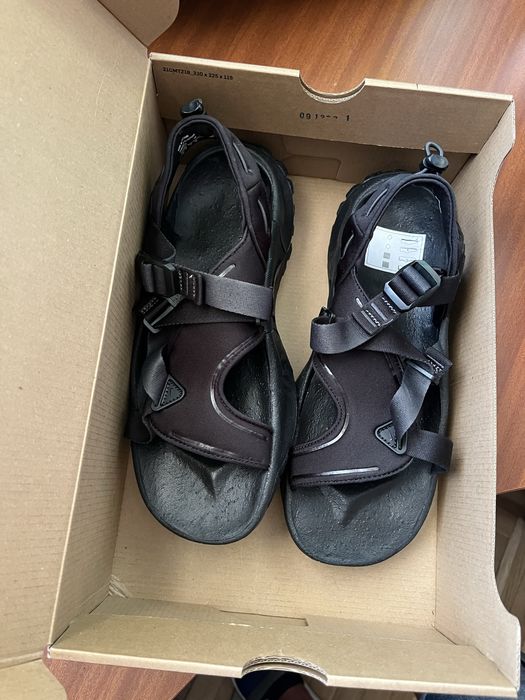Сандали Nike чисто нови.