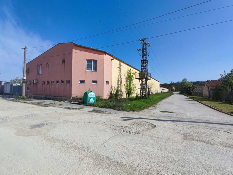 Продава се Промишлена сграда в Велико Търново, Център - 1068 кв.м за 609 €/кв.м - Снимка #2