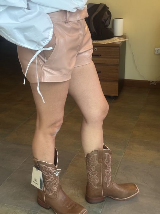 Ariat cawboy women boots