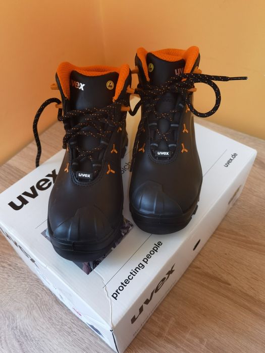 Работни обувки UVEX  Номер 37
