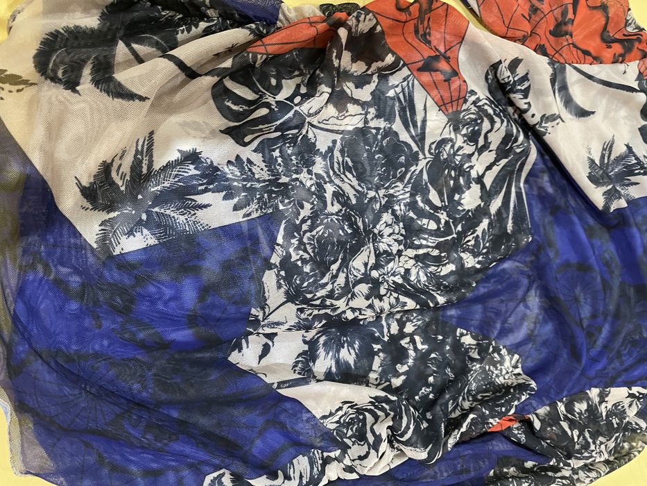 Тюлена блузка на LUCY, M размер, с етикет