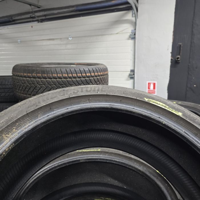 2x 255/40/20 VARA BRIDGESTONE 2024 Stare excelentă