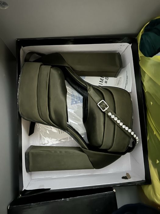 Продам туфли братц