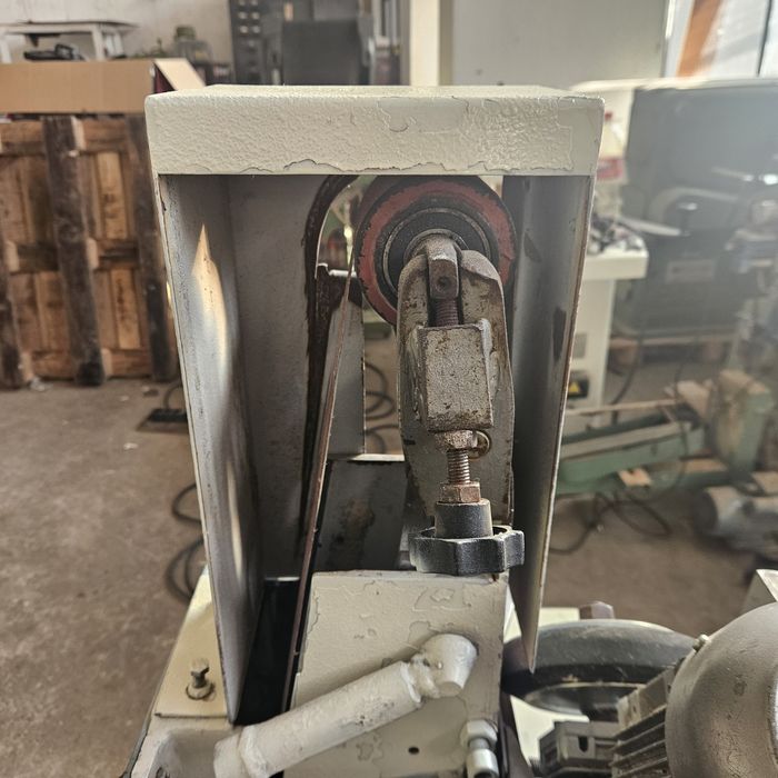 шлайф машина за кръгли детайли