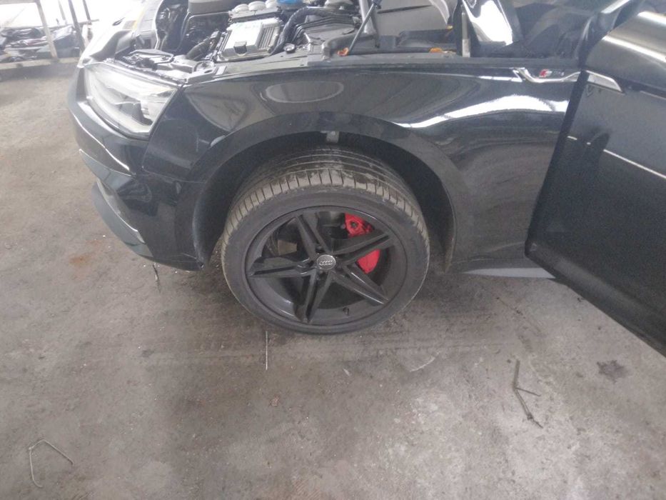 Aripa stanga/dreapta audi a5 2017,cod culoare LY9T