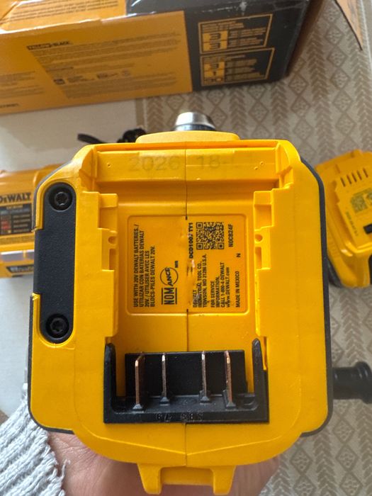 Шуруповерт дрель Dewalt DCD 1007WW1