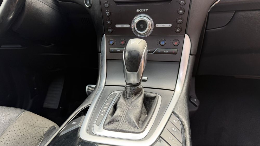 Ford edge st line