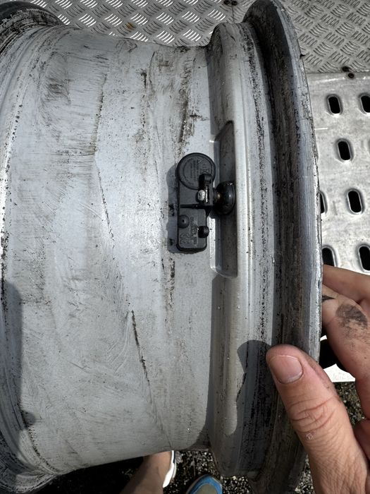 Vand Jante  Originale R17 Peugeot 3008