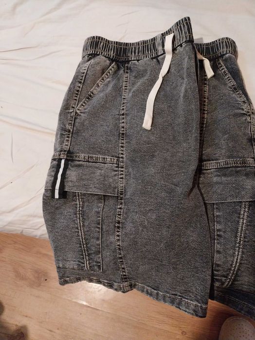 Нови къси дънки,с ластична талия с връзки