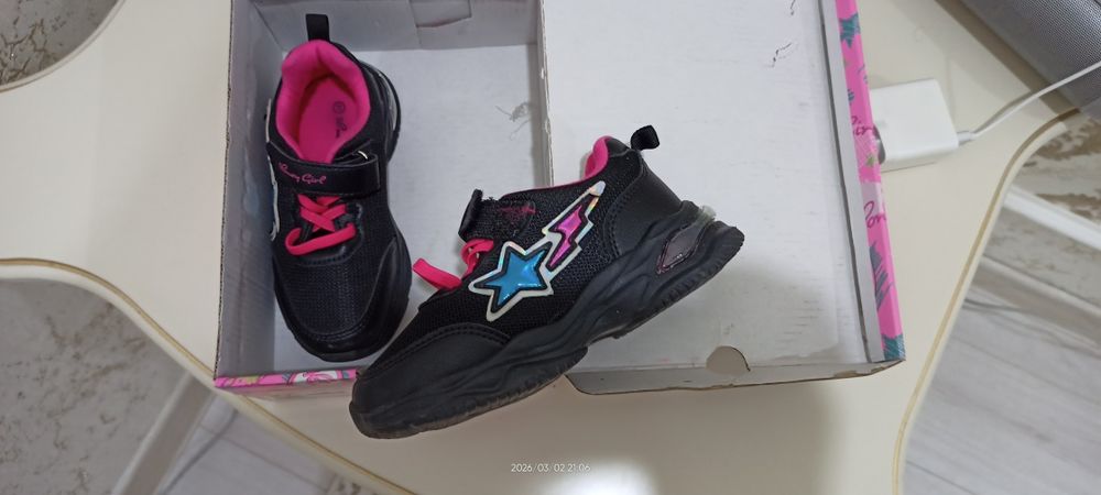 Продам обувь девочка