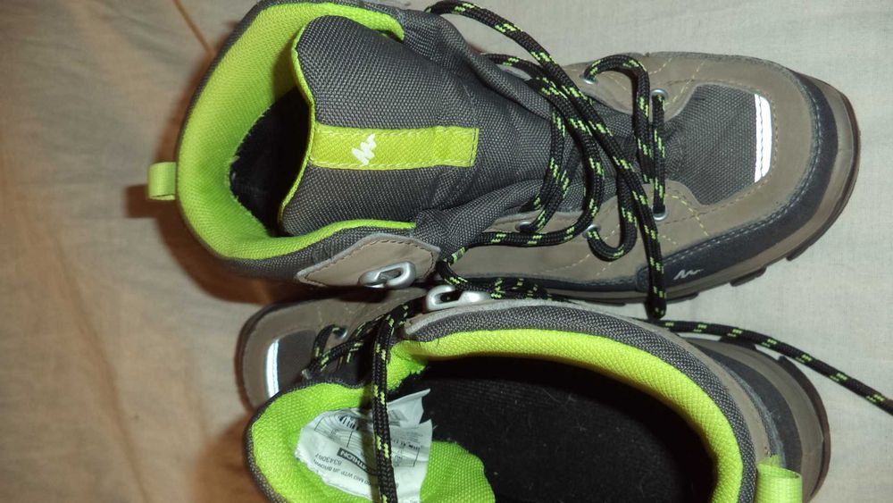 Продавам  почти нови детски боти - 37 номер