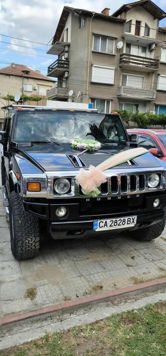 Сватбена украса за кола - воали, сърце и рози за дръжките