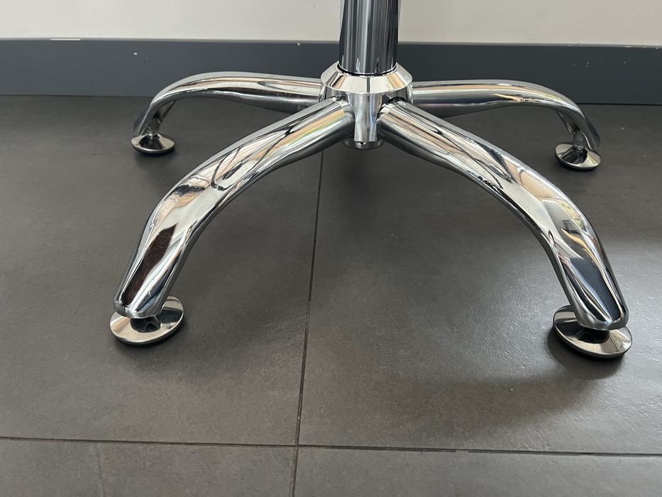 Основа за бар стол с колелца + 2г гаранция ,безплатна доставка до офис