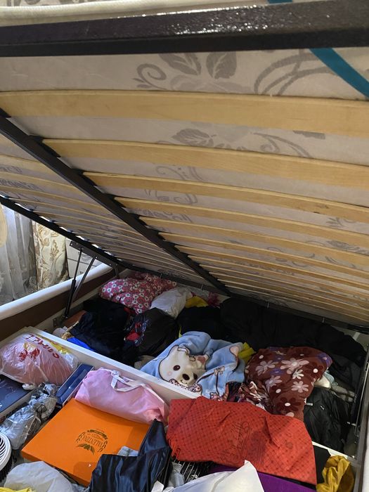 Продам спальный гарнитур