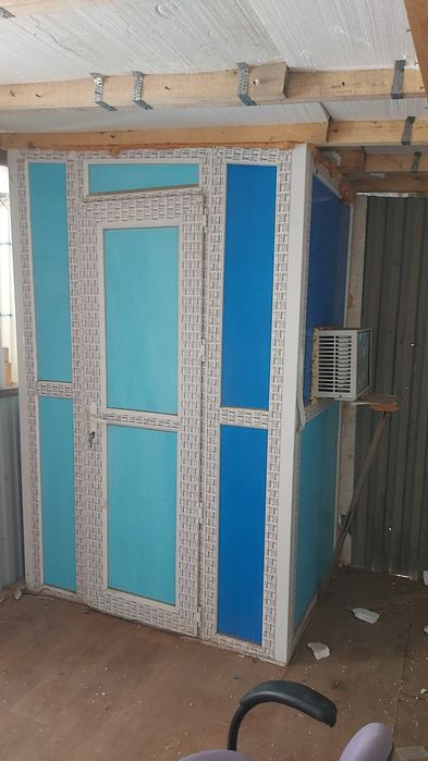 Продаётся срочно Пластиковая будка