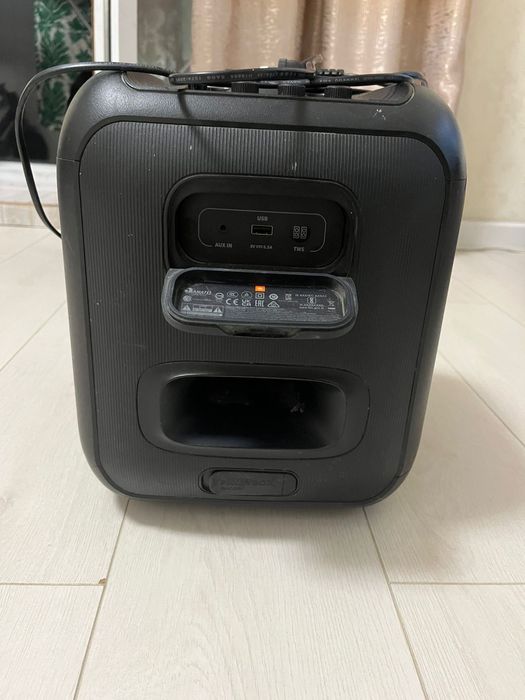 Клонка JBL party box