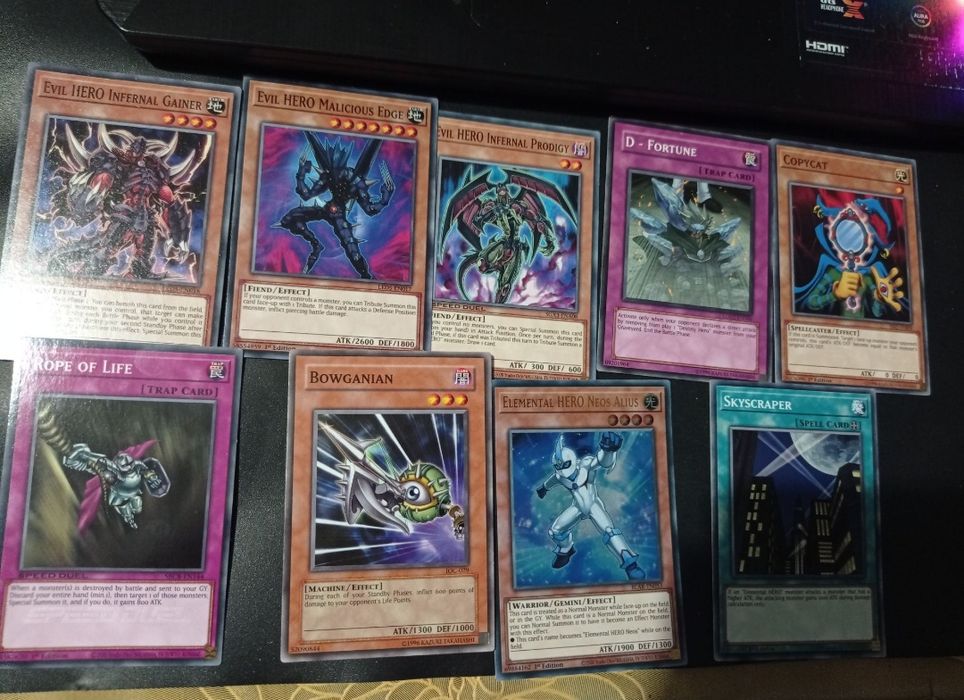 Yu-Gi-Oh core decks, Югио карти