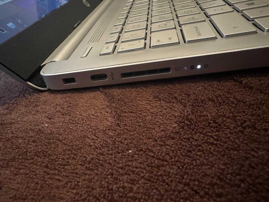 Laptop HP I5-1035G1 16 GB DDR4 SSD 512GB M2 Baterie Noua Ecran 14 Inch