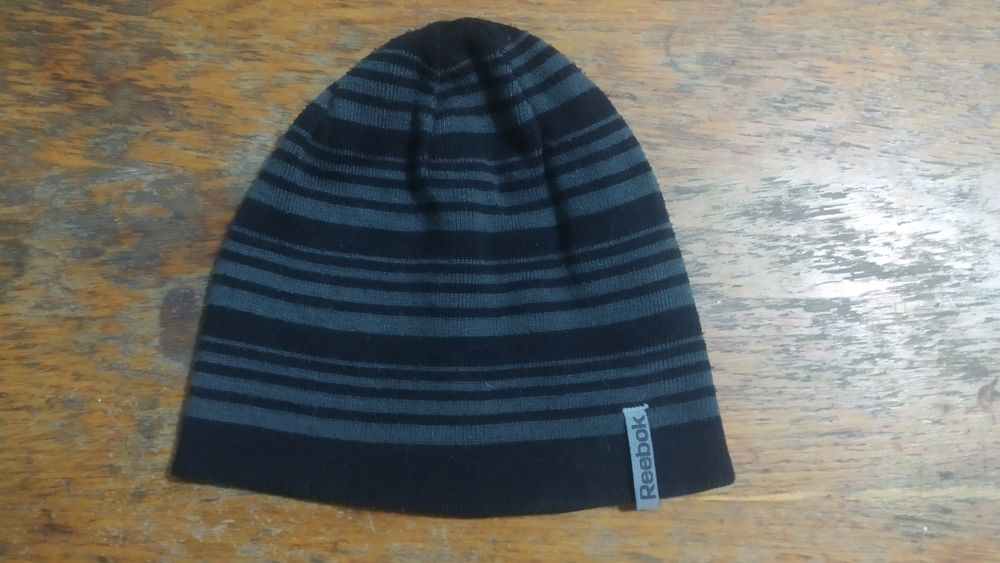 Продам шапки зимние отдам недорого