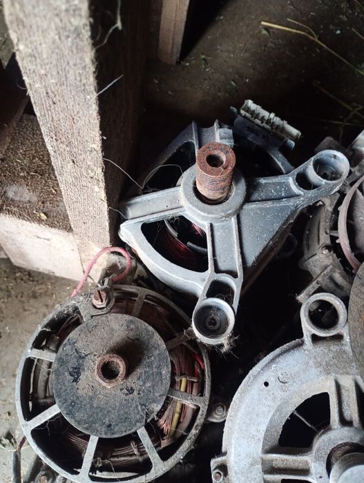 Motoare electrice de la mașini de spălat ,automate și manuale
