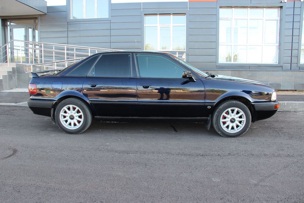 Продам AUDI 2,6 объем 1994 года