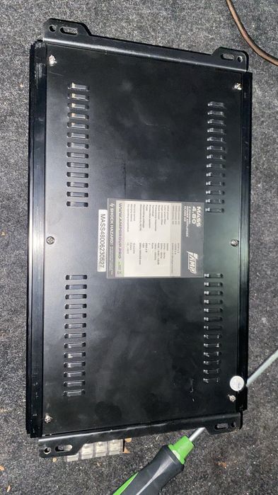 Усилител срочно продам