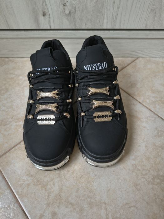 vand adidasi barbati