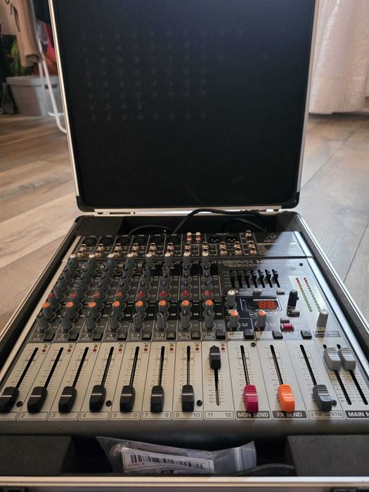 Mixer Behringer Xenyx 1222USB de vânzare