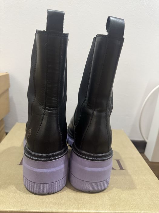 Vand ghete din piele. Apple of Eden