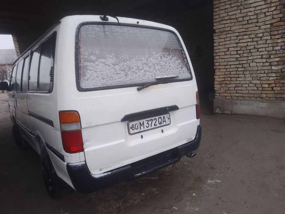 Toyoto mikra avtobus sotiladi