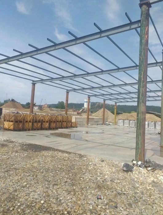 Vând hală metalică 7  lățime cu 12 m lungime și 4 inaltimea