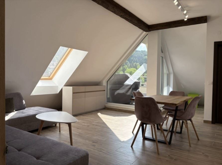 Дава се под наем Двустаен апартамент в София, Бояна - 76 кв.м за 846.6 € - Снимка #1