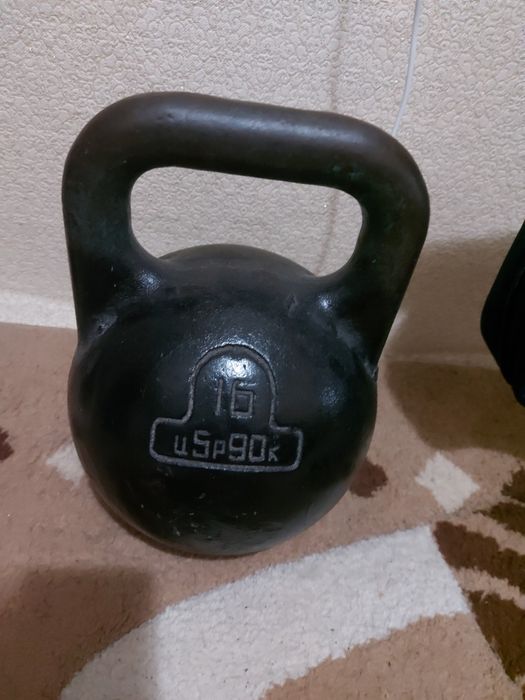 Продам гирю 16 кг