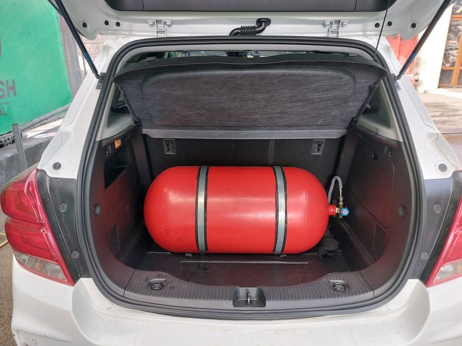 Продаю срочно трекер примьер. В отличном состоянии. Без вложения.