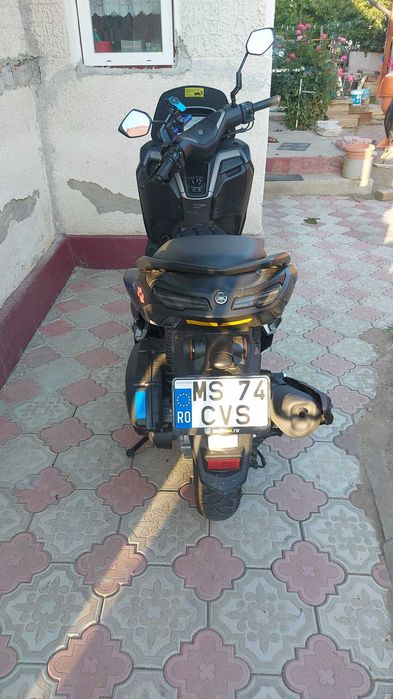 scuter Yamaha N-Max 125