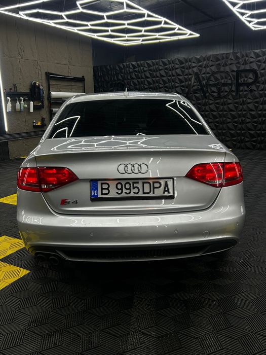 AUDI A4 2010 — imagine 3