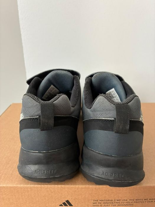 Кроссовки Adidas размер 36