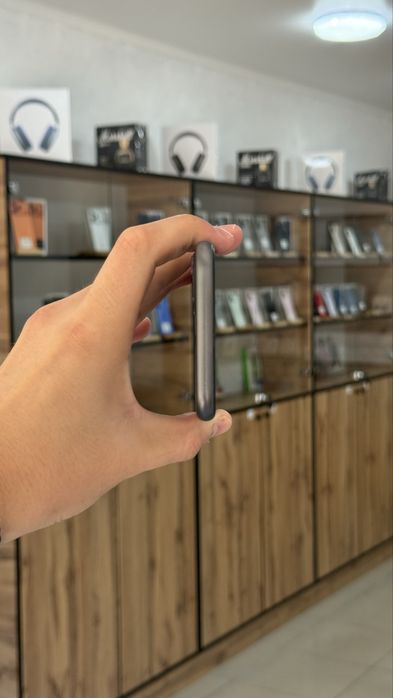 iPhone 11   64GB