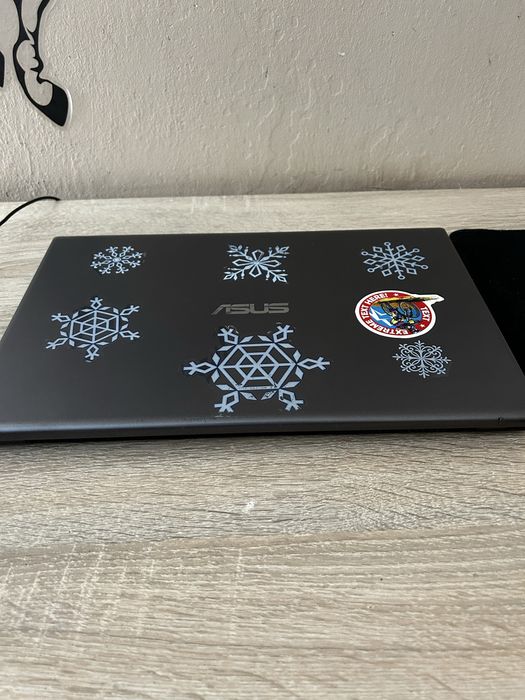 Laptop Asus VivoBook