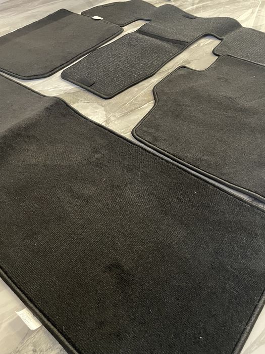 Продам новый полик для Leapmotor C16