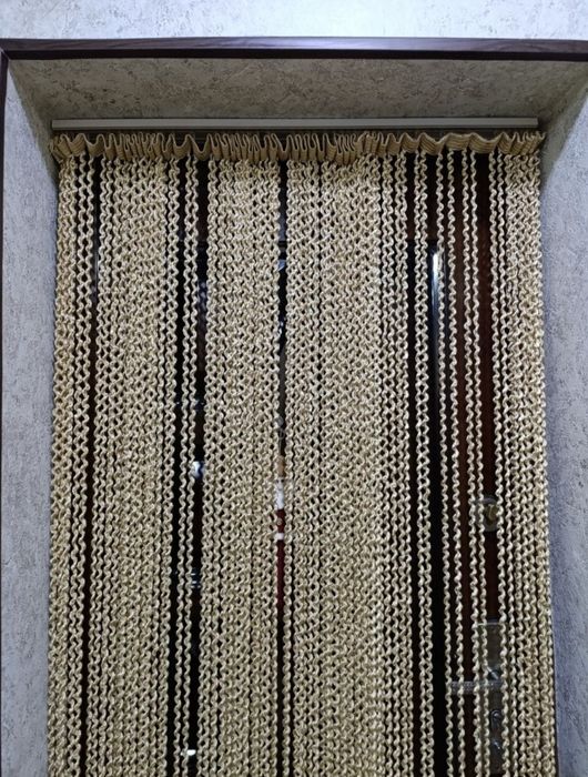 Eshik uchun pardalar