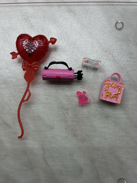 papusa monster high noua dar fara cutie
