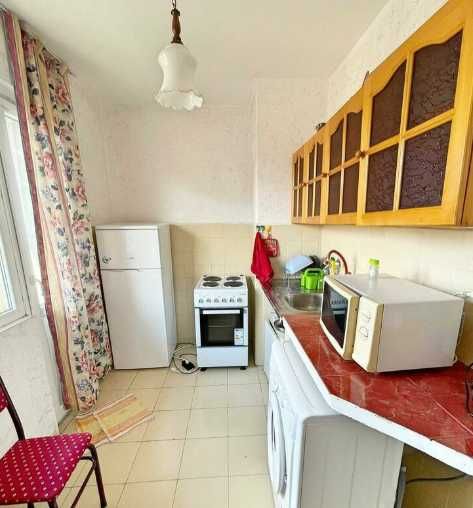 Дава се под наем Двустаен апартамент в Бургас, Лазур - 60 кв.м за 160 € - Снимка #2