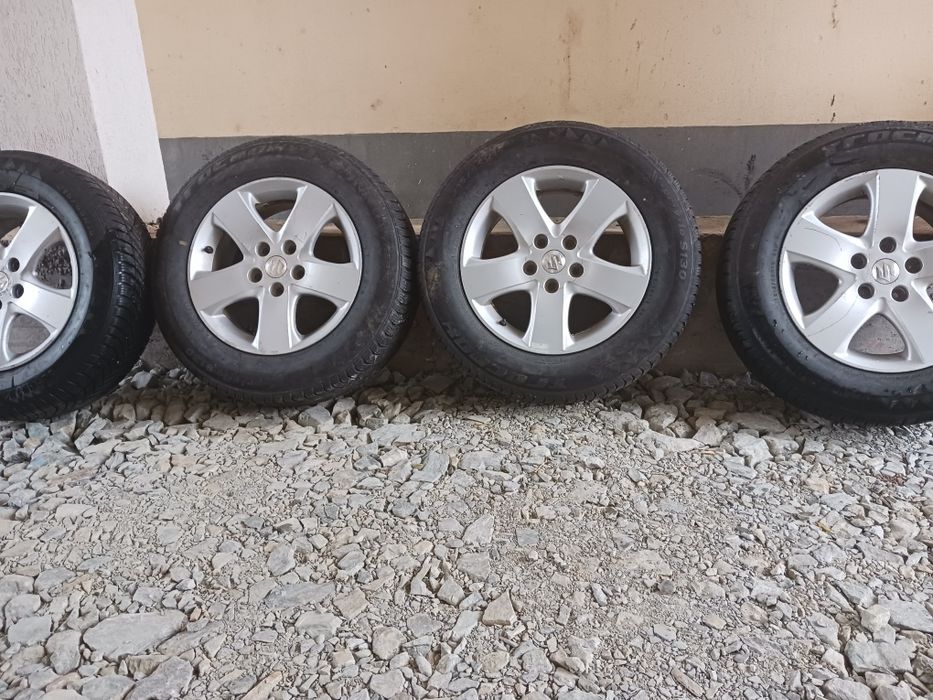 Vând urgent jante și cauciucuri Suzuki Grand Vitara